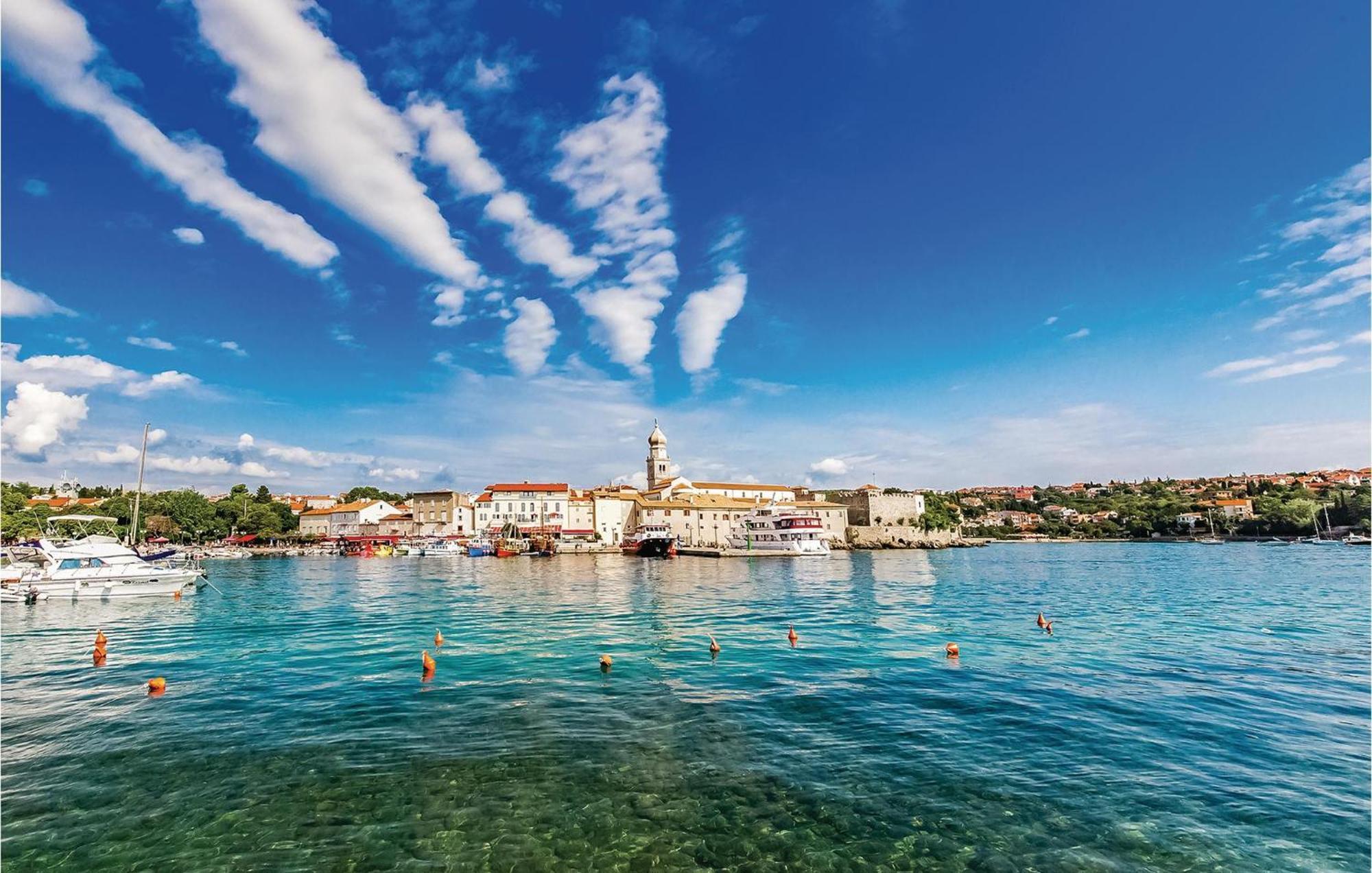 Nice apartment in Vrh with 1 Bedrooms, WiFi&Outdoor swimming pool Buitenkant foto