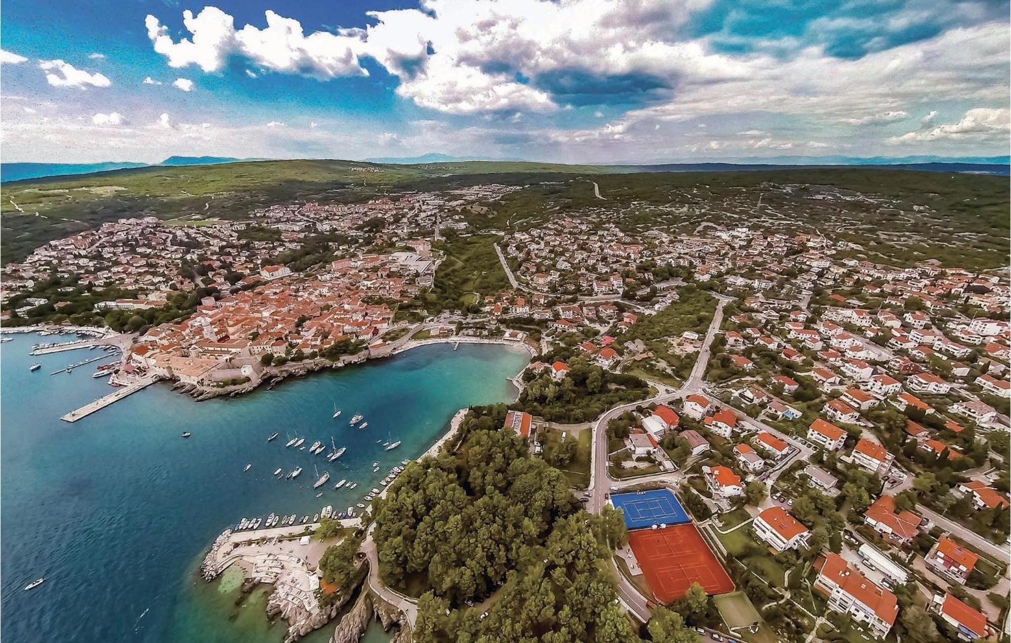 Nice apartment in Vrh with 1 Bedrooms, WiFi&Outdoor swimming pool Buitenkant foto
