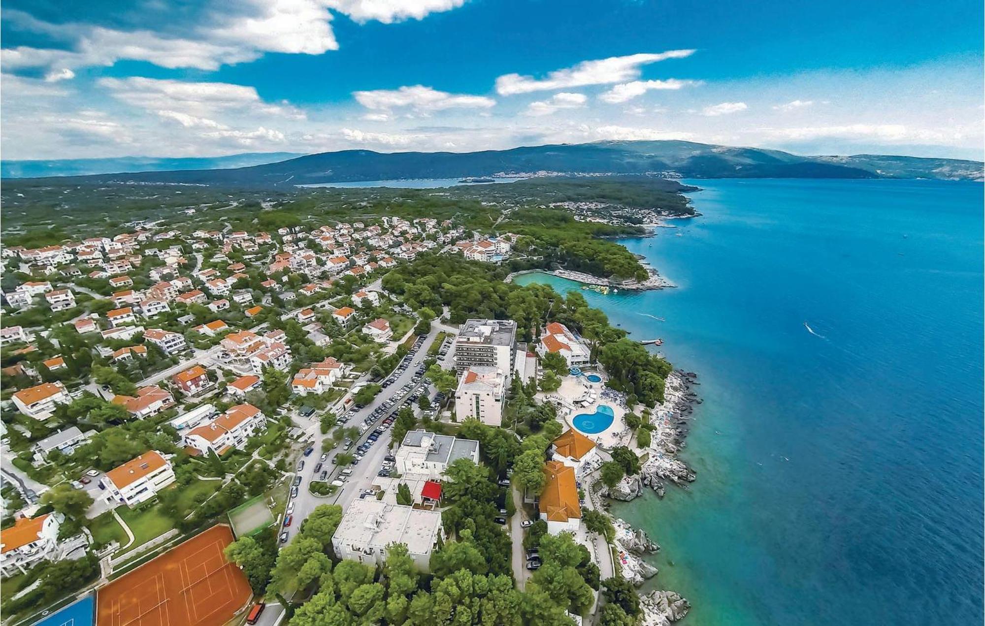 Nice apartment in Vrh with 1 Bedrooms, WiFi&Outdoor swimming pool Buitenkant foto